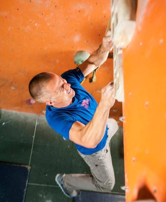 Hangboard Guru, Neil Gresham, demonstrating hangboard use. Photo: Karl Gregory