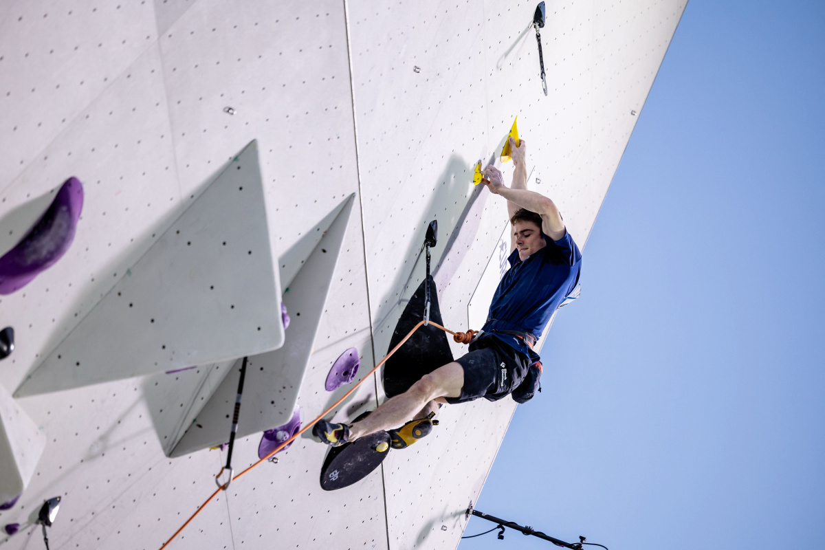 Jim Pope climbing in the semi’s. Photo: Jan Virt / IFSC