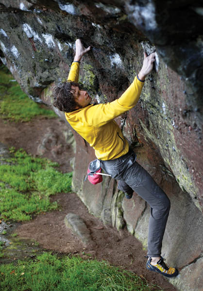 Andi Turner on the sustained Wright's Traverse (Font 7b), Churnet Valley. Photo: © David Simmonite