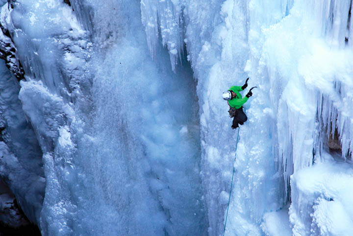 Jay Smith climbing Wits World (WI4) at Upper Bridge. Photo: Mike Hutton