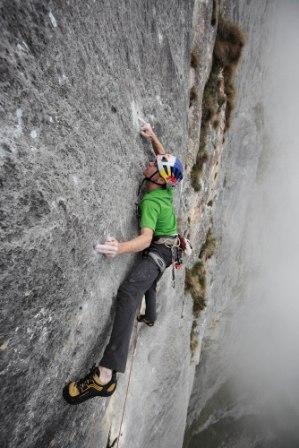 Iker Pou on Solo Per Vecchi Guerrieri. Photo: Damiano Levati / The North Face