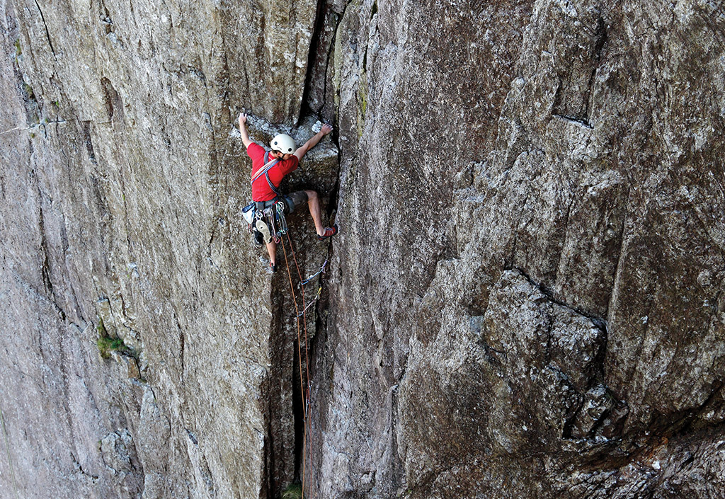 James Oswald climbing Vember (E1 5b). Photo: © David Simmonite
