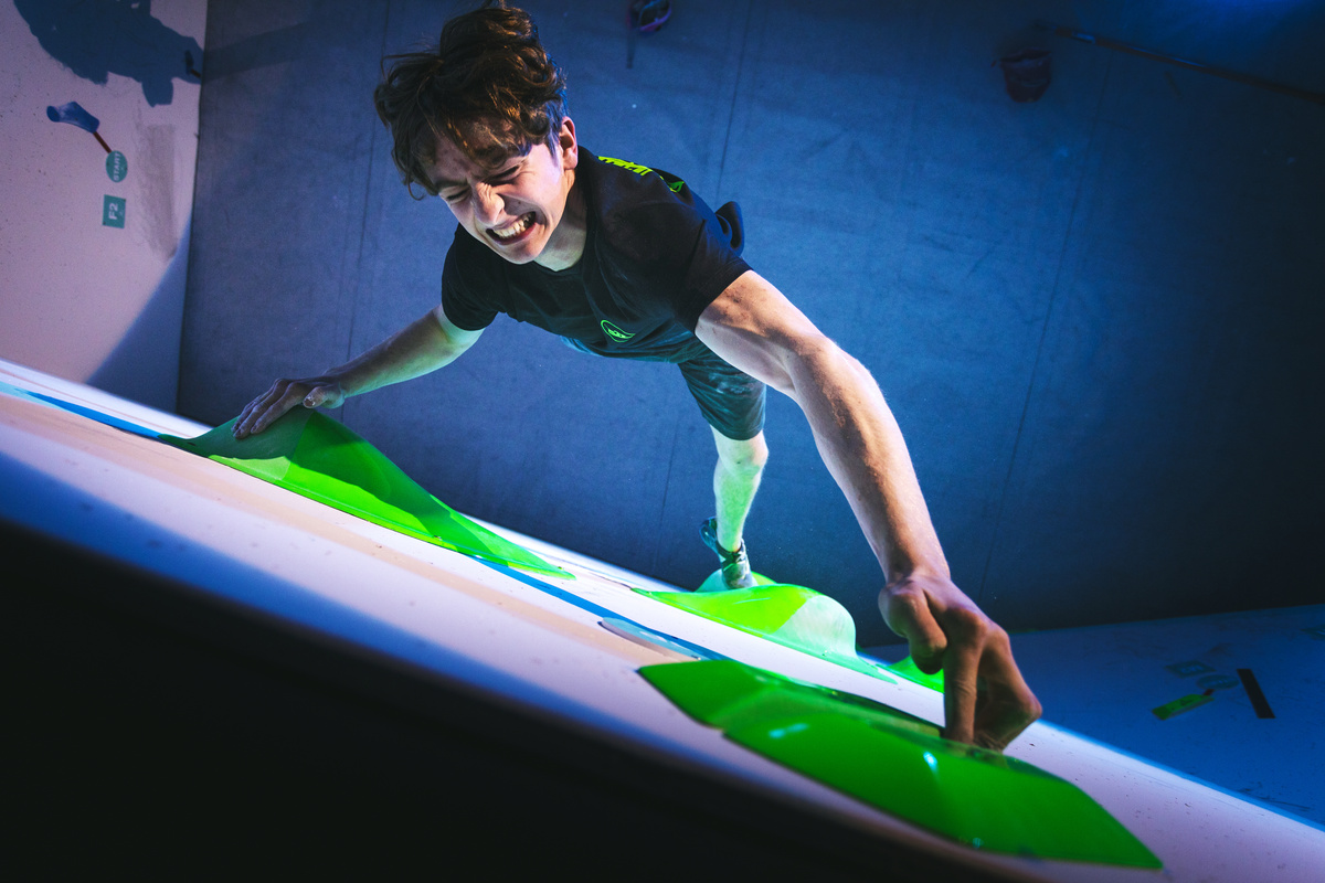 Jamie Jenkins topping M2. Photo: Ben Cannon