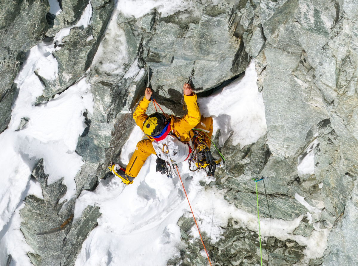 Jerome Perruquet during the first ascent of ‘Una Follia per Adriana’ – The Great Dihedral of The South Face, The Matterhorn. Photo: Damiano Levati / Storyteller Labs