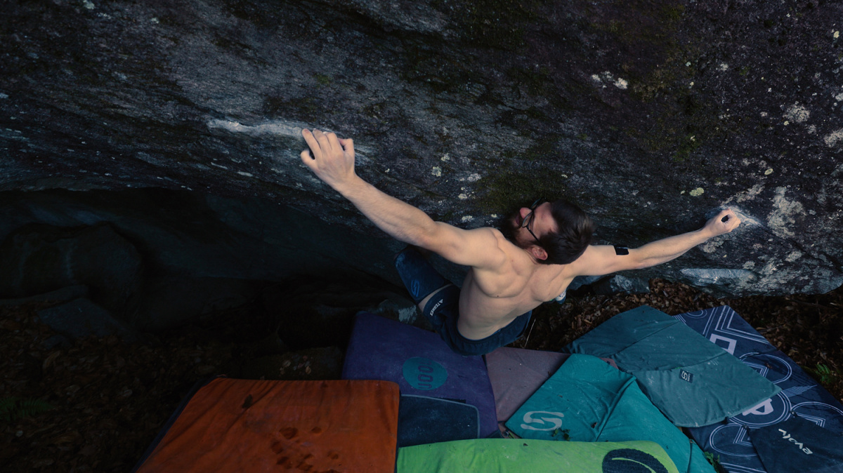 Will Bosi on Kyanite (Font 8C). Photo:  @robbie_meade