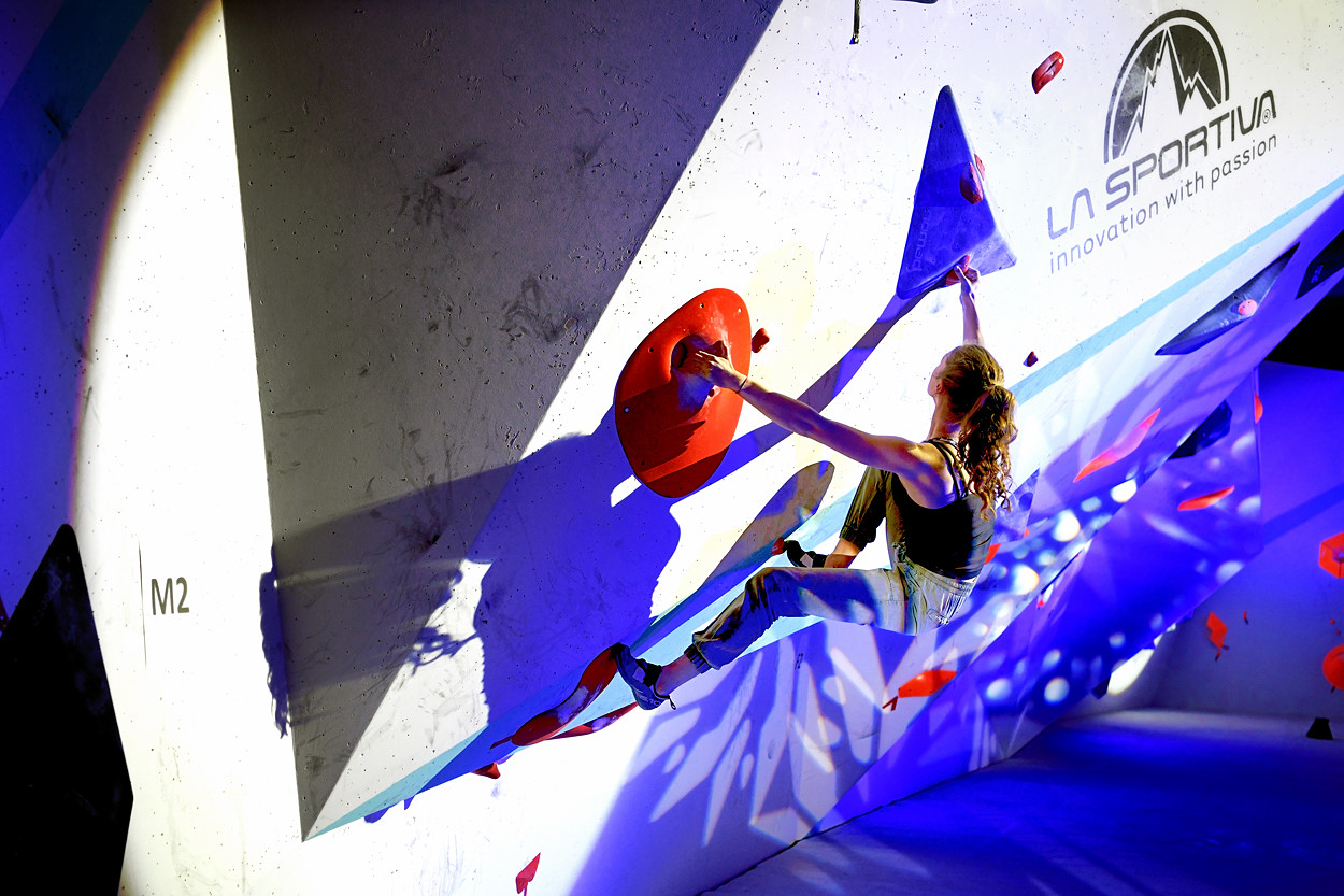 Holly Toothill smashing out W1 to get her bid for PWM off to a flying start. Photo: Keith Sharples