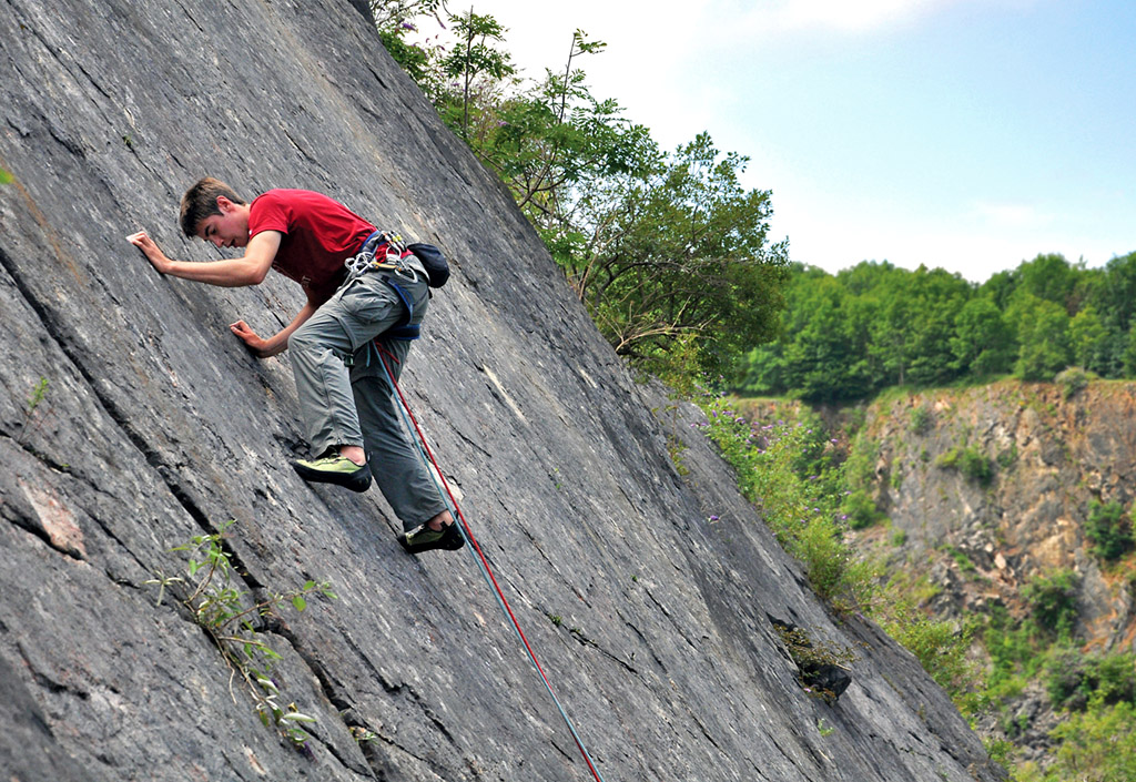 Rob Stanfield padding up Lumbar Puncture (E2 5b). Photo: Mark Davies